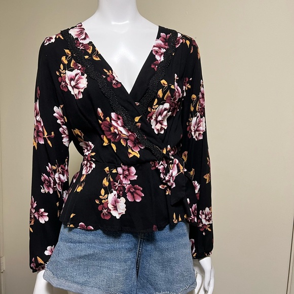 Xhilaration Tops - Black floral blouse with lace trim and V-neck - Size S